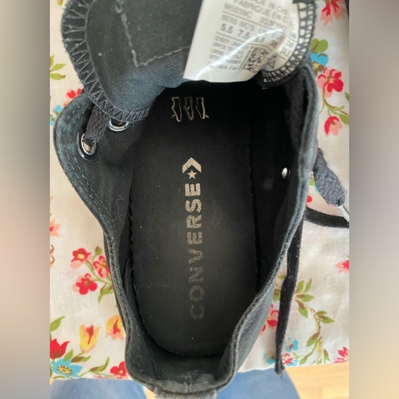 Converse Chuck Taylor, low, all black, size 5.5, great shape! - Picture 6 of 7